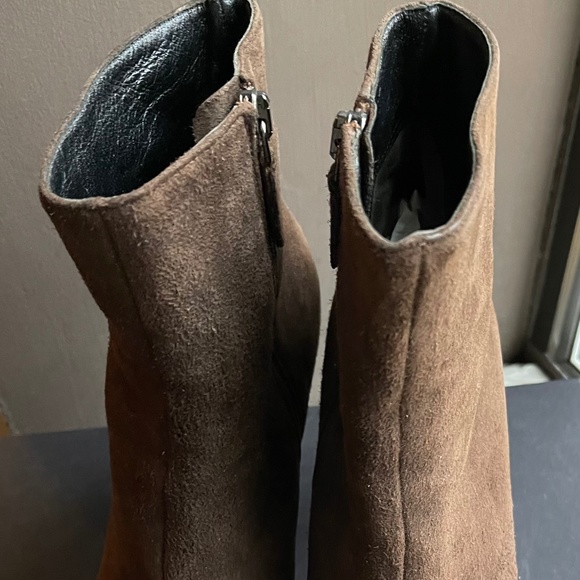 Prada Chocolate Brown Ankle Boots size 39 new heels soles in pristine condition - Picture 9 of 14